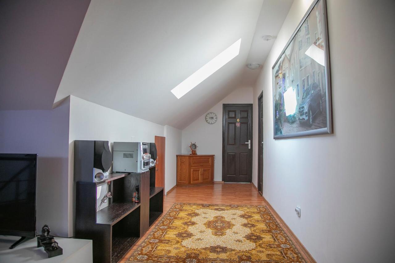 Târgu-MureşXxl-Houseアパートメント エクステリア 写真